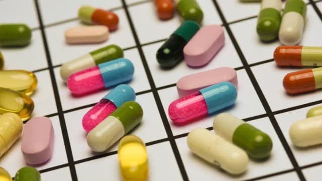 Jakie leki na COVID-19 pomogą w walce z chorobą i jej objawami? Jakie leki na COVID-19 pomogą w walce z chorobą i jej objawami?