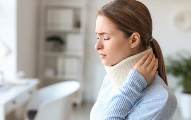 Udar rdzenia kręgowego – co to jest, przyczyny, objawy i leczenie Udar rdzenia kręgowego – co to jest, przyczyny, objawy i leczenie